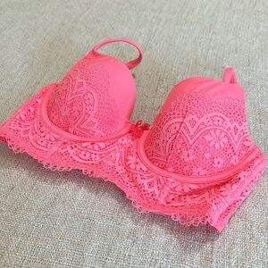 Victoria's Secret Salmon Lace Lined Demi/Demi Buste Double Bra